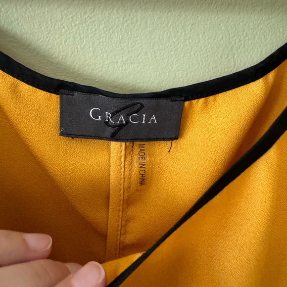 Mustard & Black Tie-Up Sleeve Blouse - Picture 7 of 7